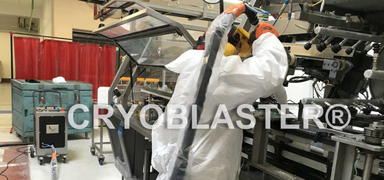 Dienstleister für die Reinigung eines Lebensmittelverarbeitungsprozesses in der Industrie durch Kryotechnik