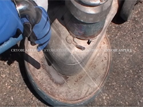 Opération de décapage cryogénique sur rouille