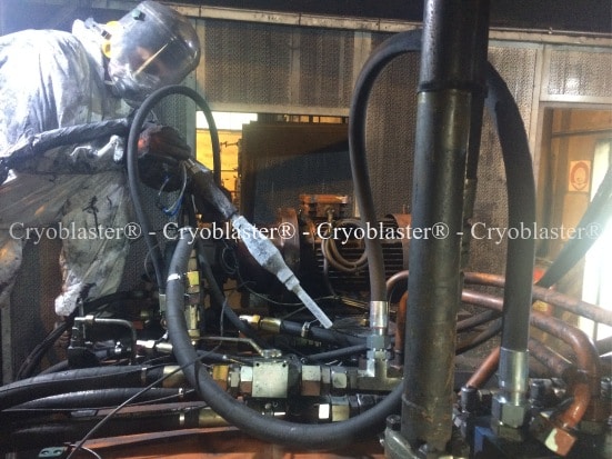 Unternehmen für Trockeneisstrahlen in Annecy zur Reinigung von Hydraulikgruppen