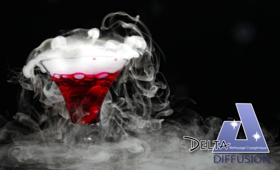 cóctel humeante hielo seco