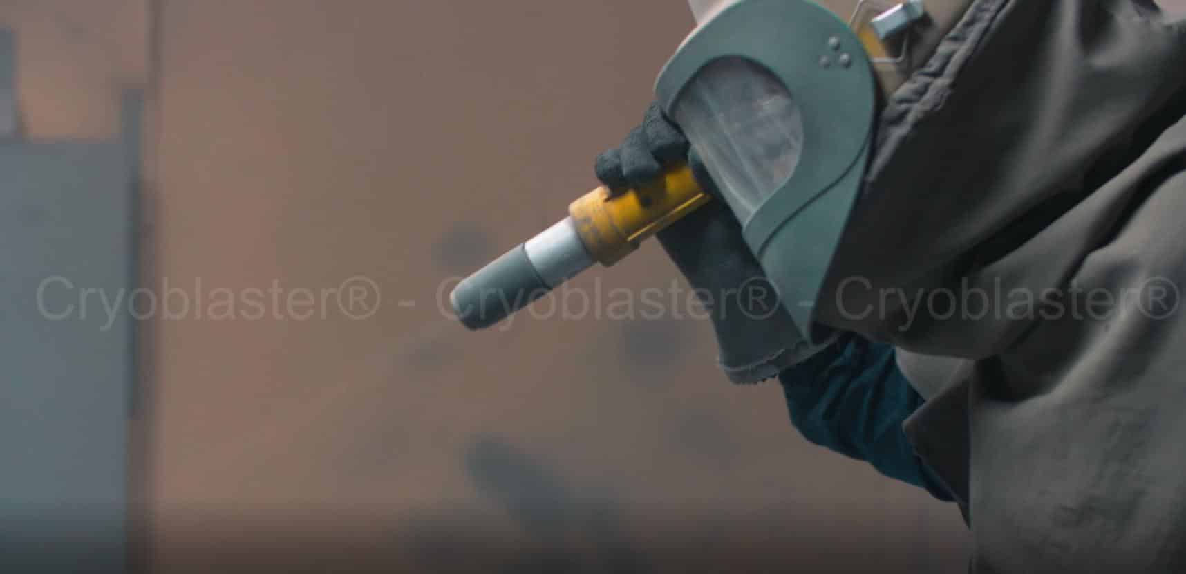 Décapage par aérogommage sur métaux