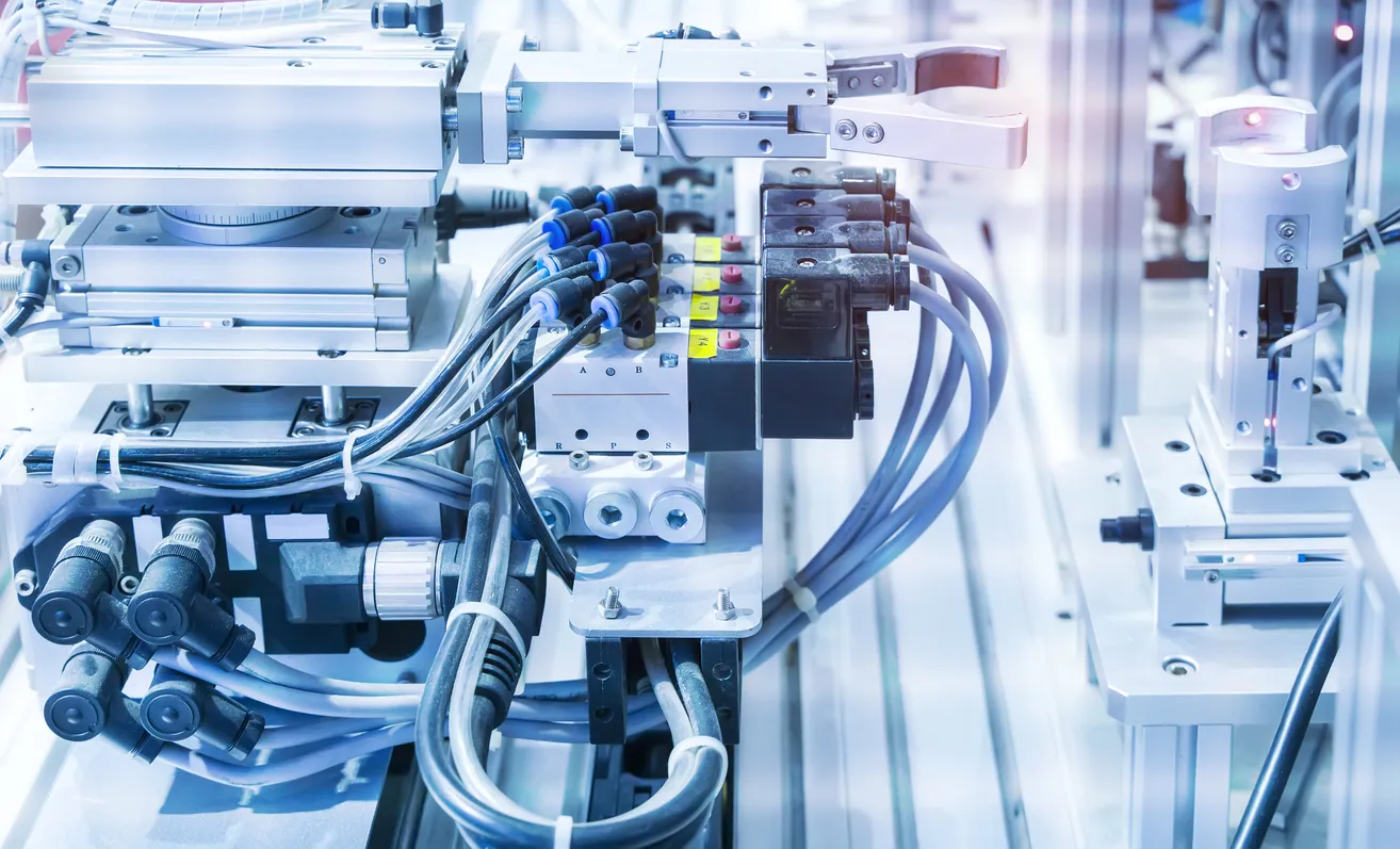 Le nettoyage cryogénique pour le dégraissage des armoires électropneumatiques : une solution écologique