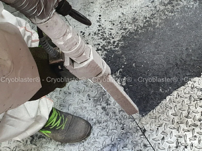 ATX25-E V2 para decapagem de piso industrial recoberto de teflon