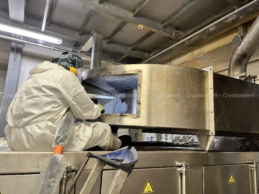 Limpeza com ar seco congelado ATX25-E V2 em forno em agroalimentar