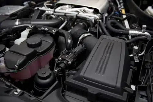 Auch elektronische Bauteile können mit Trockeneis-Strahlen behandelt werden