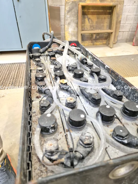 Battery before dry ice cleaning