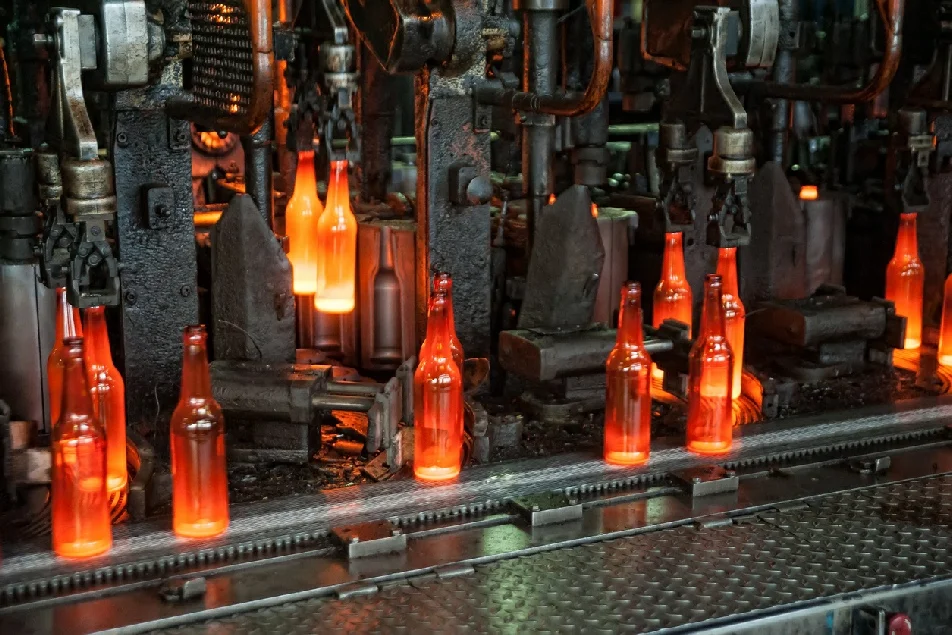 La glace carbonique : une solution brillante pour l’industrie du verre