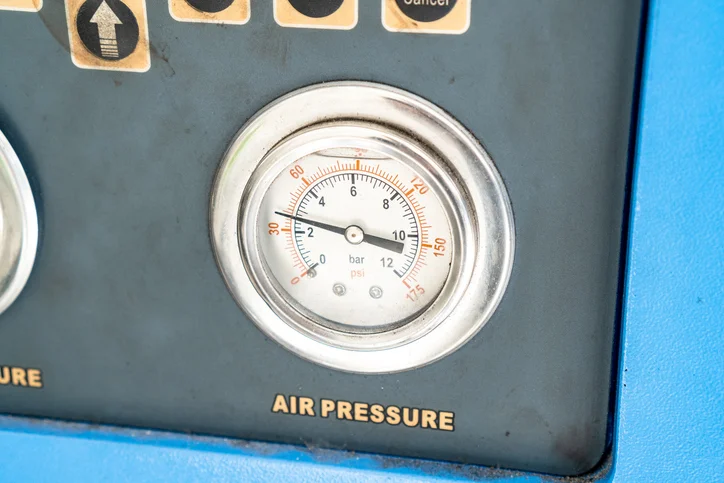 Choisir une machine de nettoyage cryogénique en focntion de l'air comprimé disponible