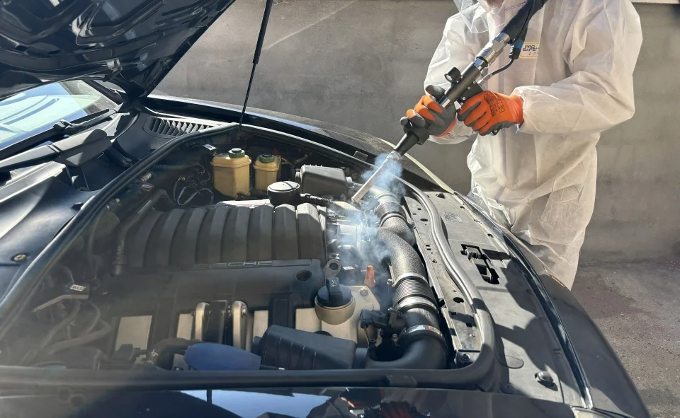 Limpeza com gelo seco motor Porsche Cayenne